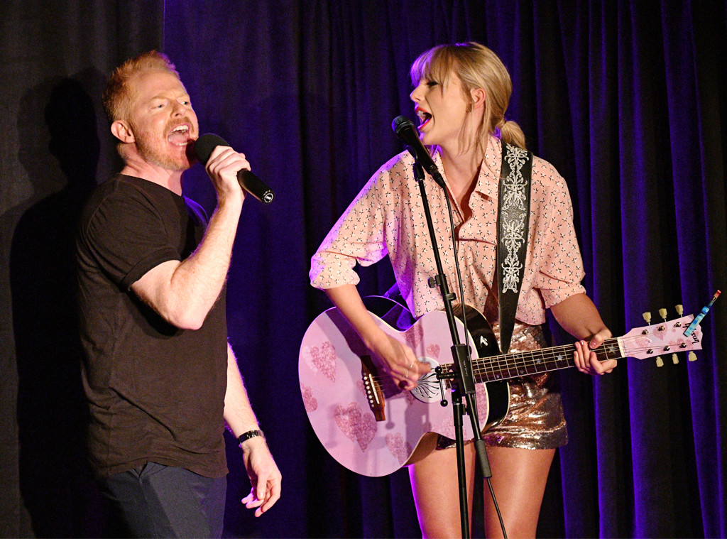 Taylor Swift, Jesse Tyler Ferguson, Stonewall Inn, Pride 2019 Taylor Swift, Jesse Tyler Ferguson, Stonewall Inn, Pride 2019